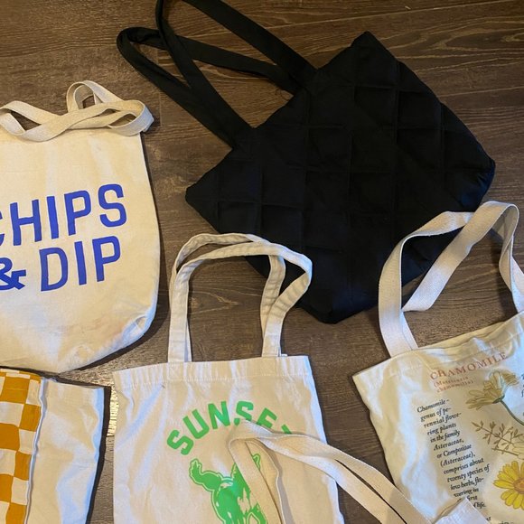 Tote bag galore! - Picture 3 of 4